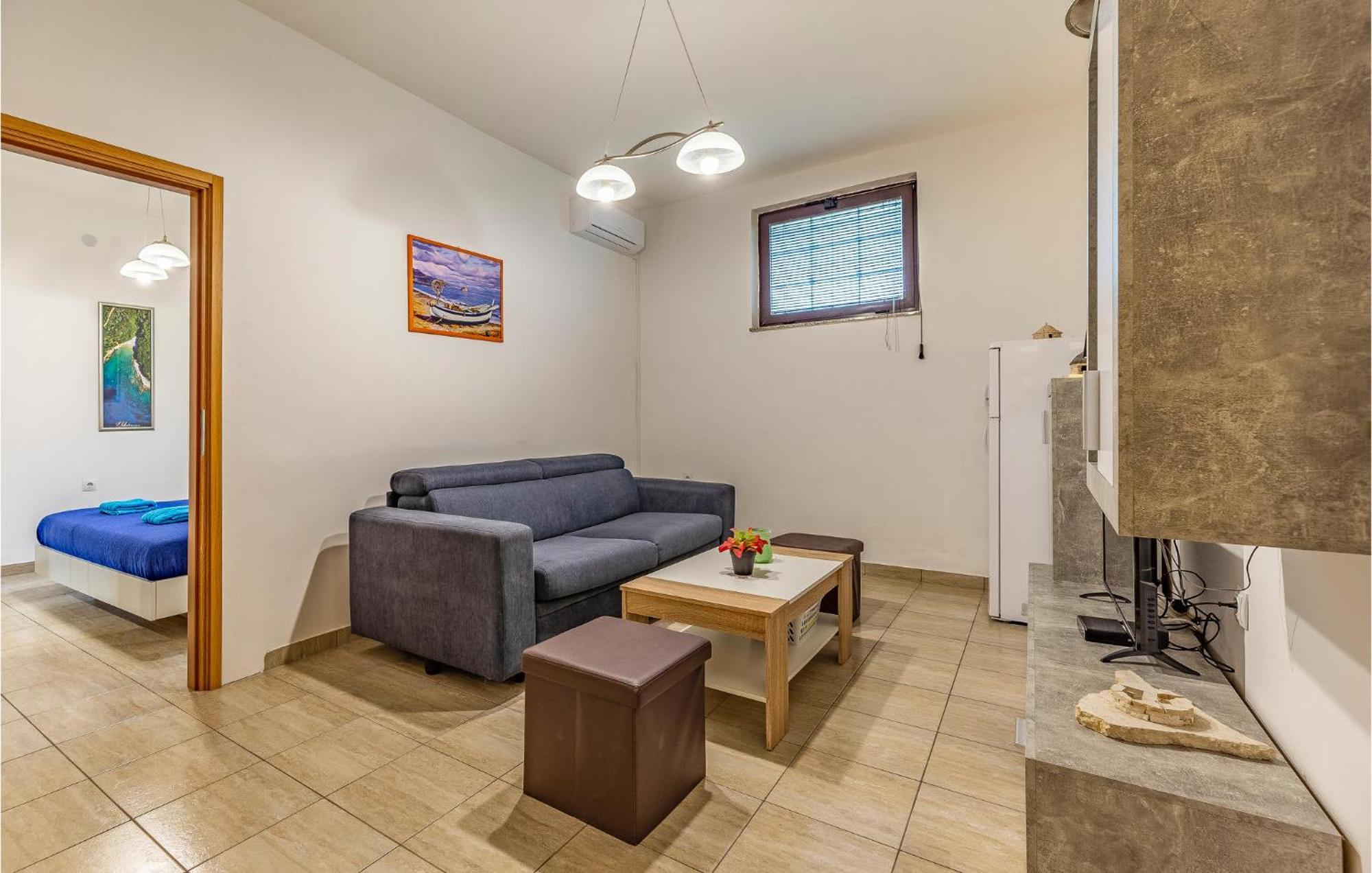 Amazing Apartment In Pula With Kitchen Eksteriør billede
