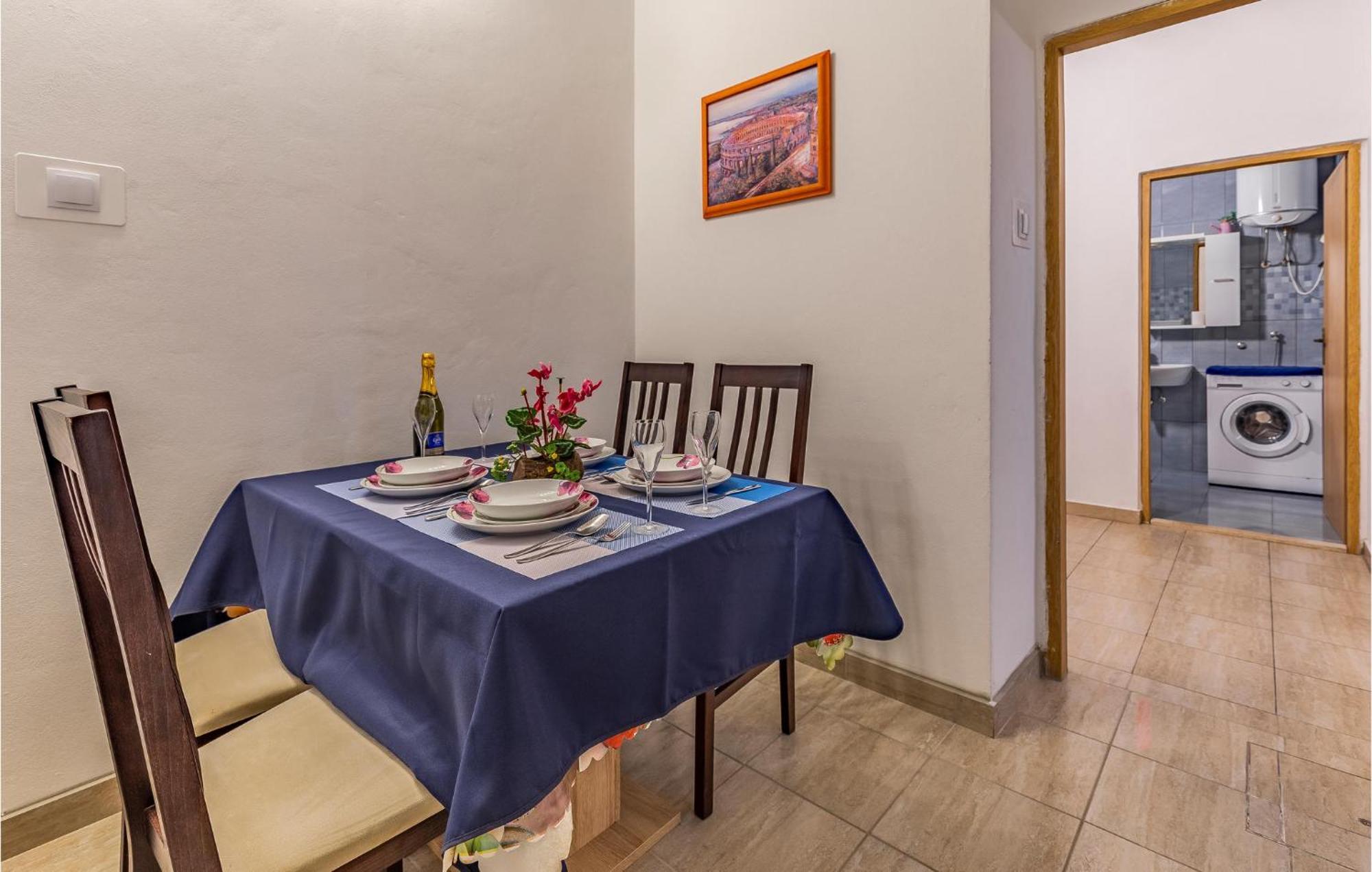 Amazing Apartment In Pula With Kitchen Eksteriør billede