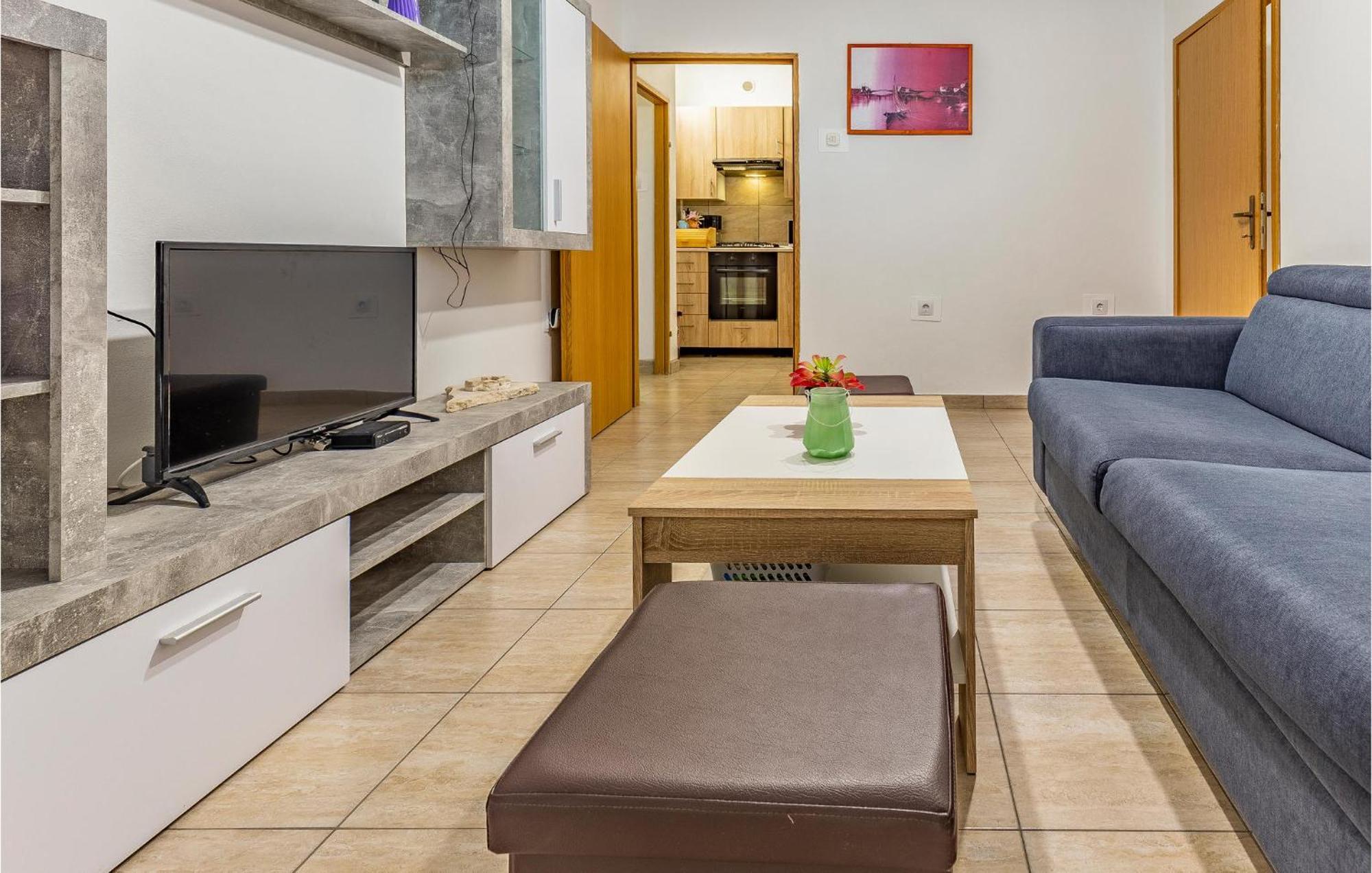 Amazing Apartment In Pula With Kitchen Eksteriør billede
