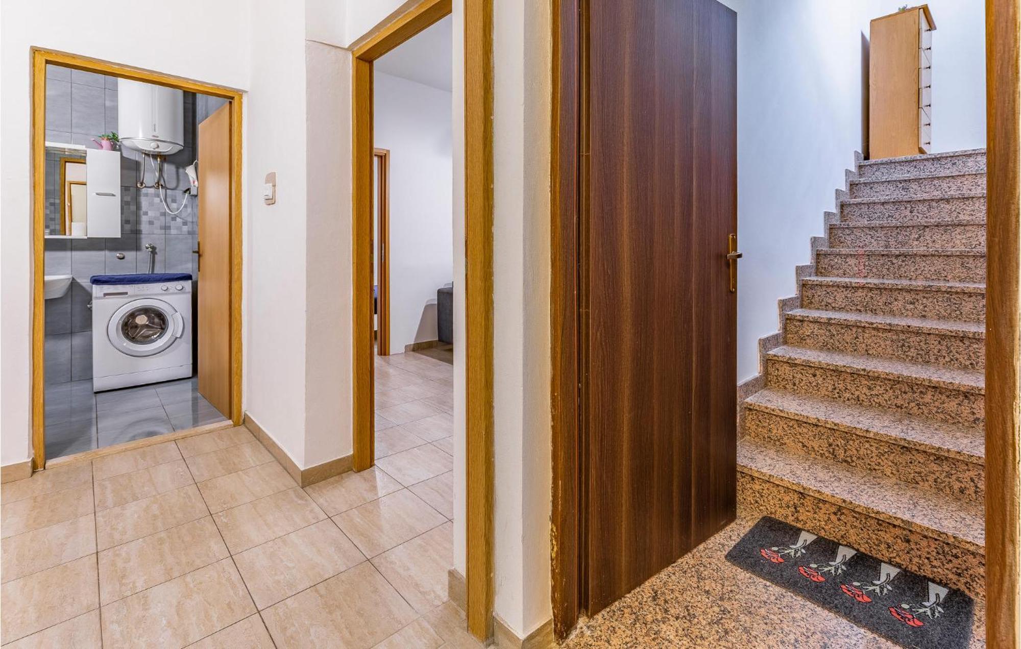 Amazing Apartment In Pula With Kitchen Eksteriør billede